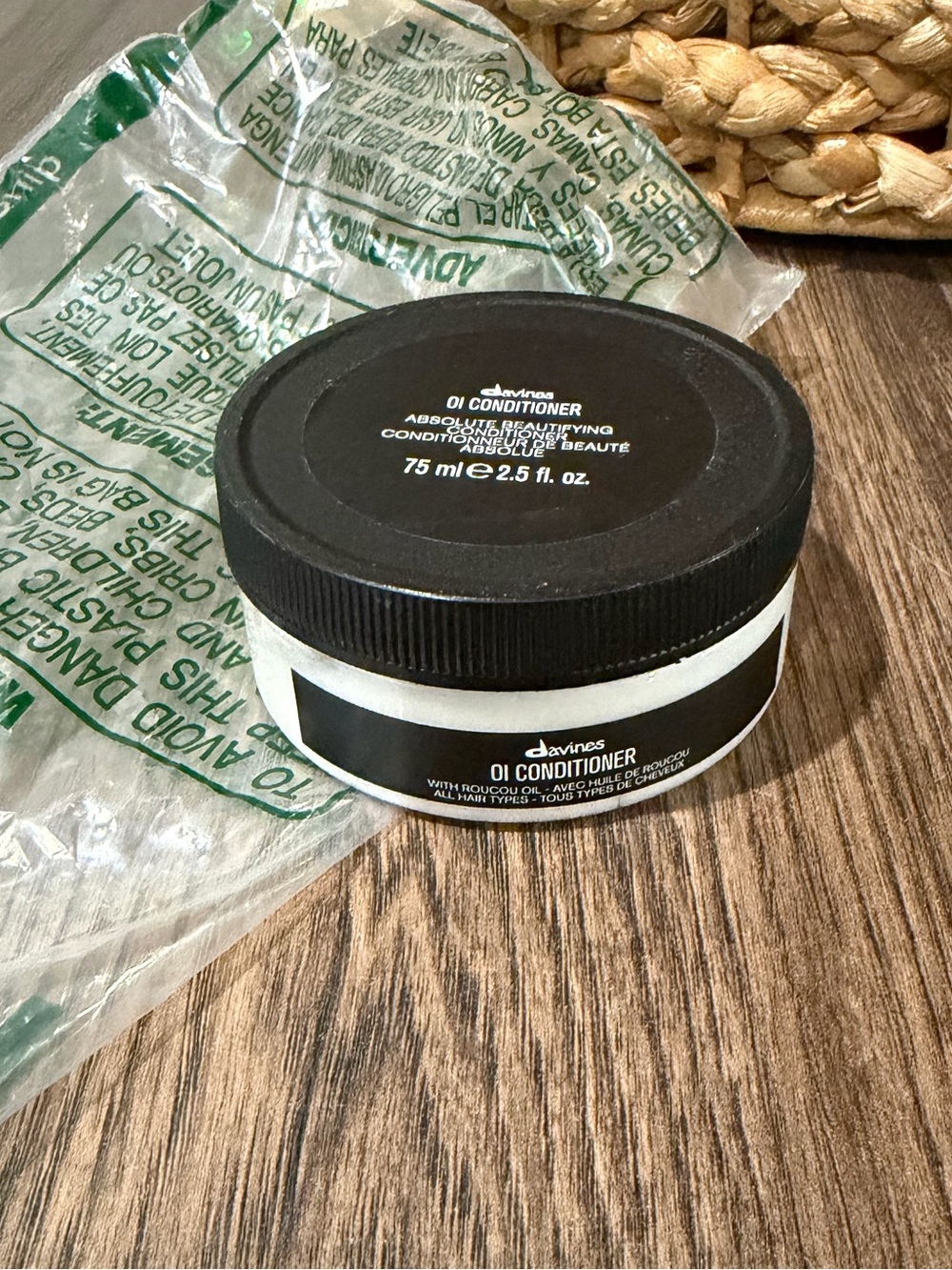 Davines OI Conditioner 75ml
2.64oz 90% full store display - Picture 2 of 3